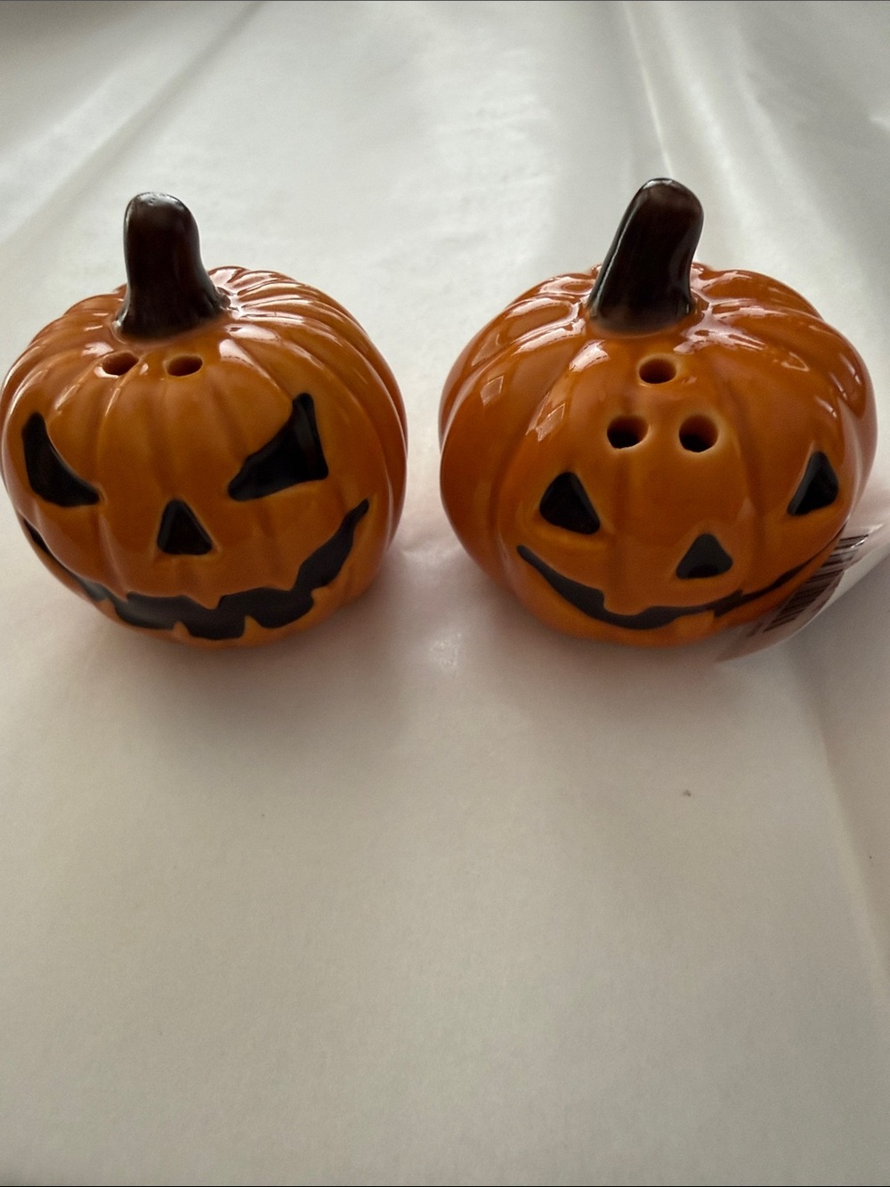 Cracker Barrel Orange and Black Jack-o'-Lantern Salt & Pepper Set